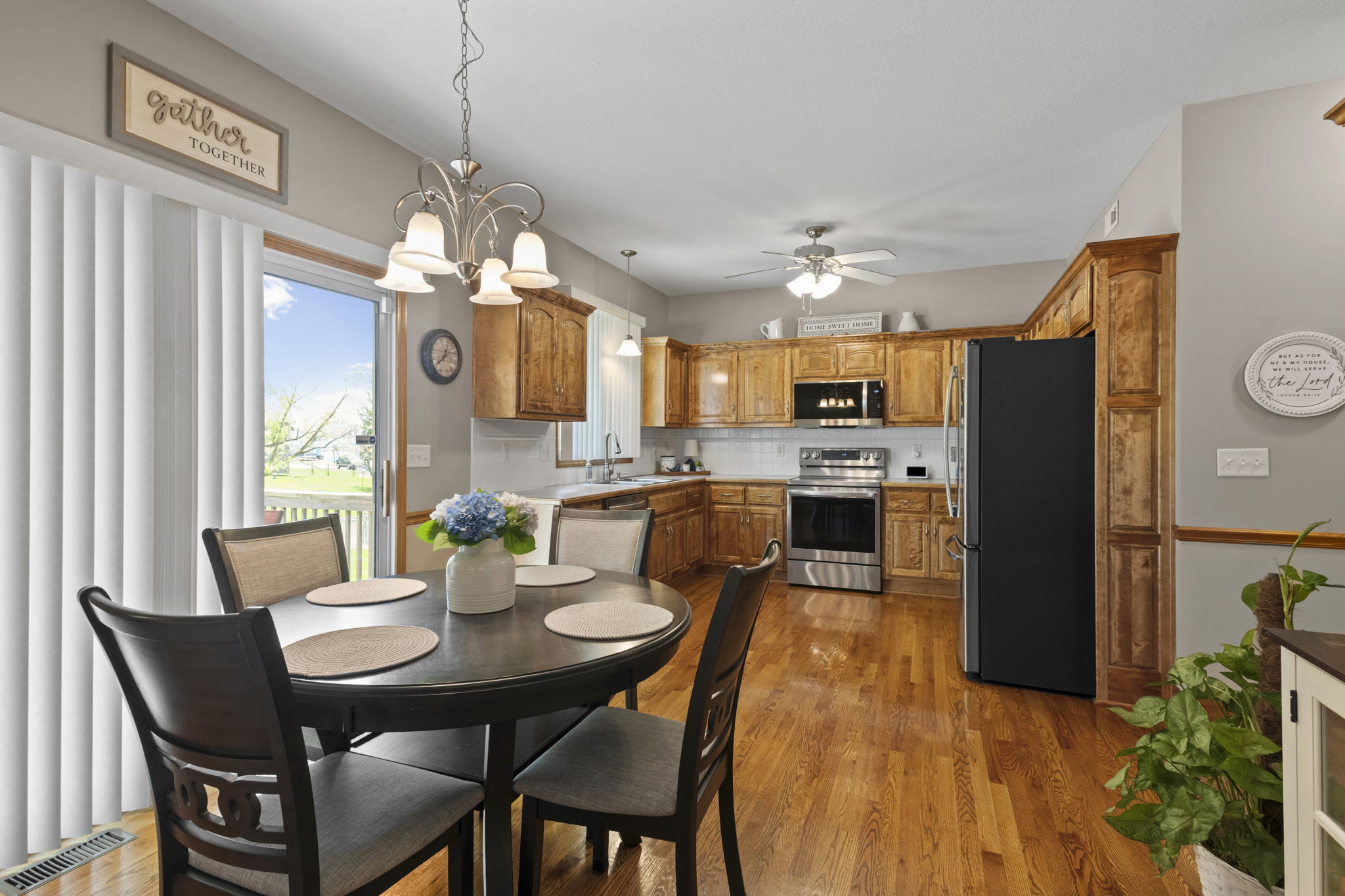 Dining area open to kitchen