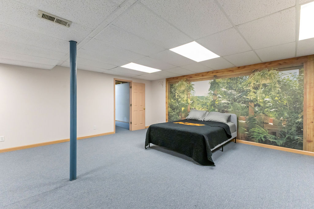 2401 SE Seymour Rd, St Joseph, MO