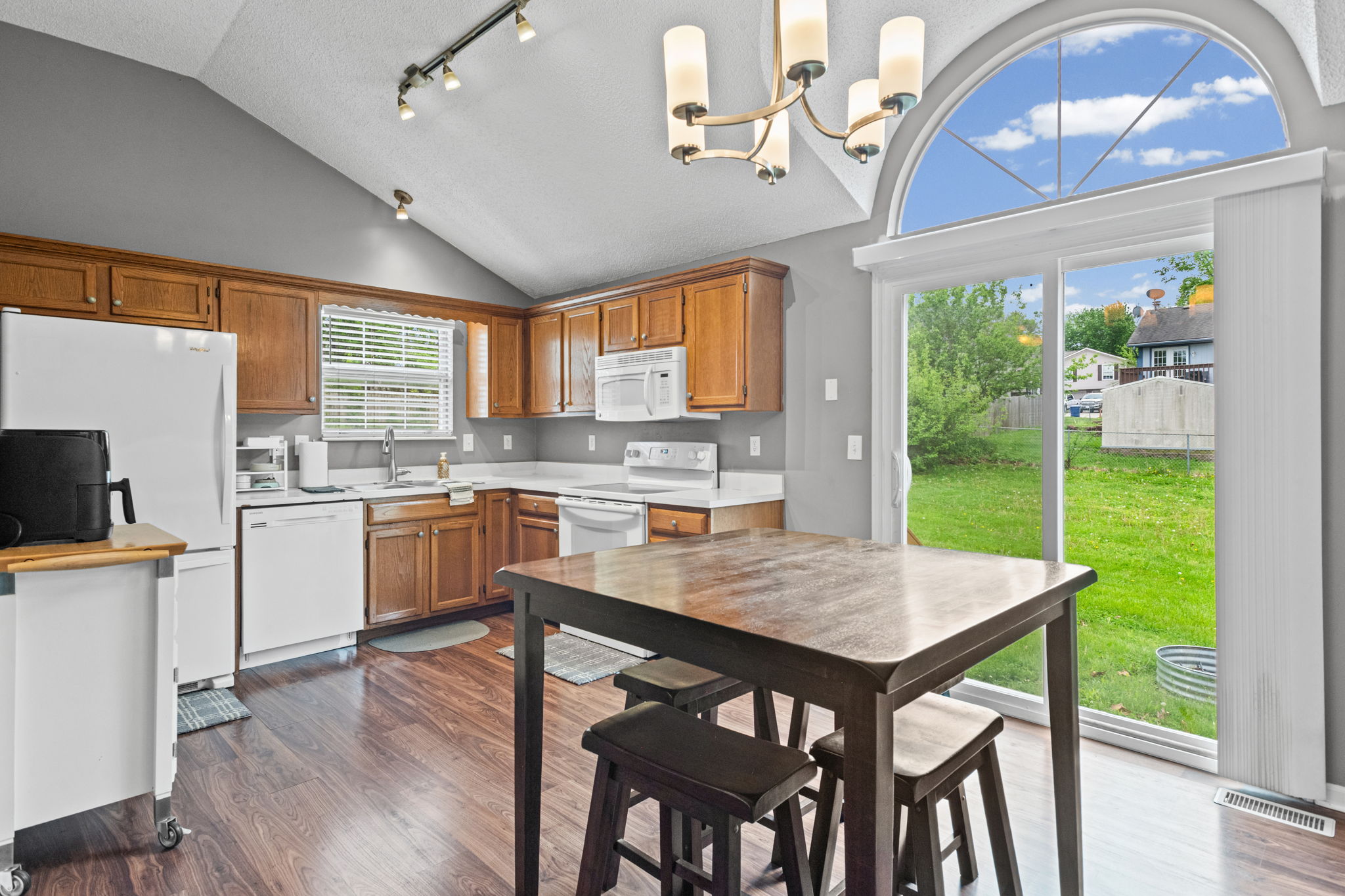 600 SE Steeple Court, Blue Springs, MO