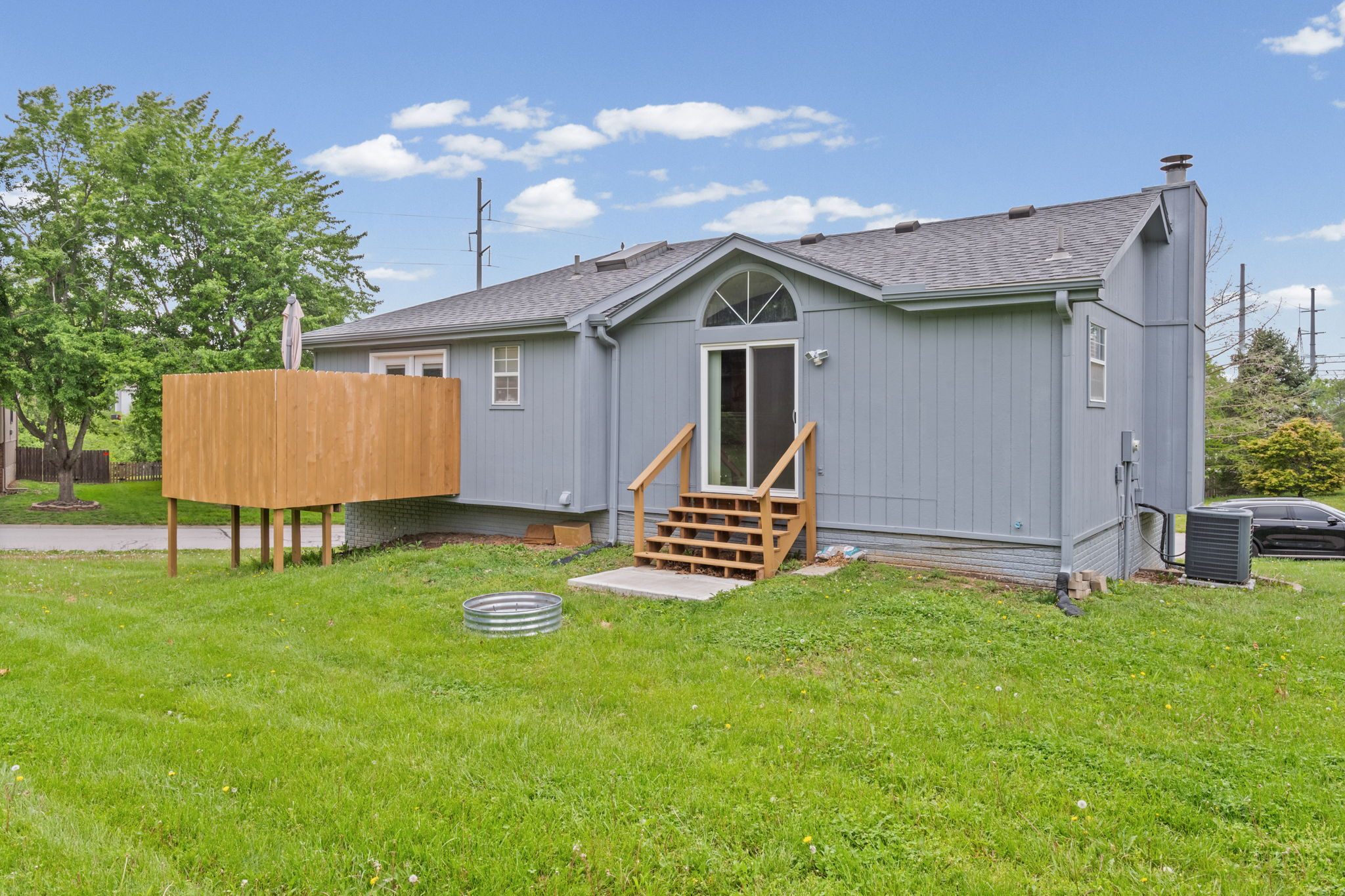 600 SE Steeple Court, Blue Springs, MO