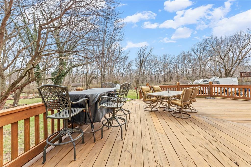 Large back deck with sun awning