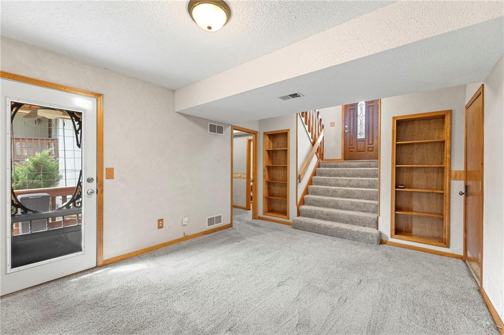 Flexible lower-level living space
